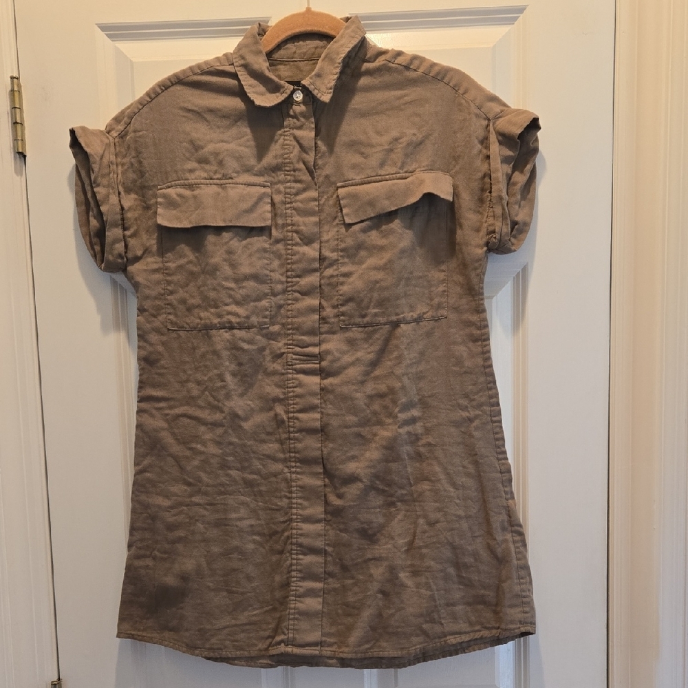 Banana Republic Shirt XSP 100% Cotton Olive Green Button Up Cuffed Short Sleeve